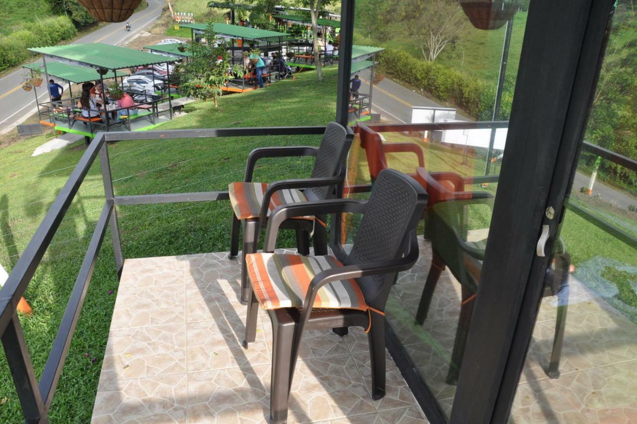 Glamping - Calochorno Hotel Alcalá Kültér fotó